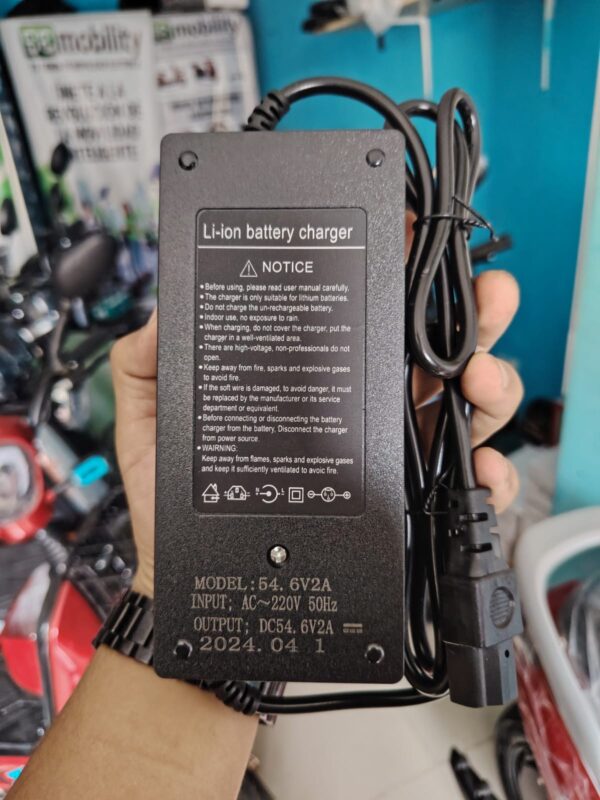 cargador análogo para litio 48v 2a(12 15ah) cargador análogo para litio 48v 2a(12 15ah)