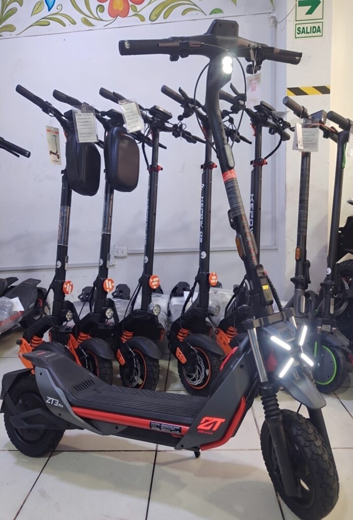 SCOOTER ELÉCTRICO NINEBOT SEGWAY ZT3 PRO 1600W