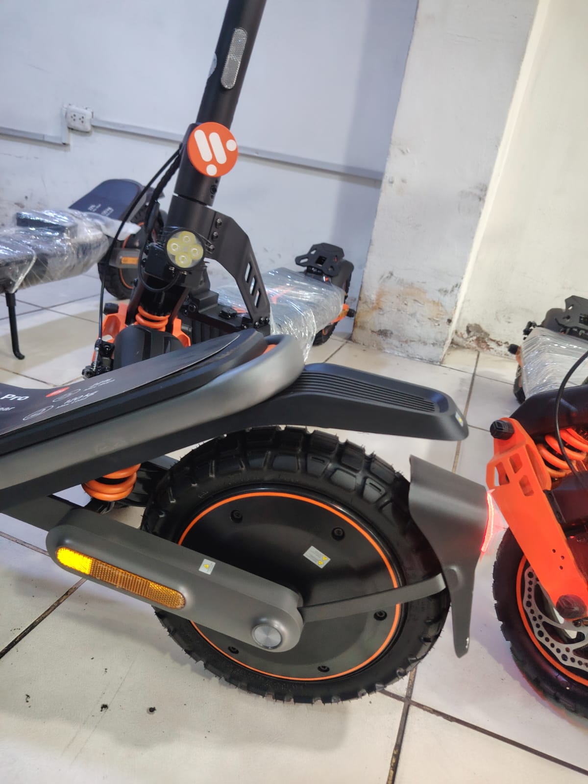SCOOTER ELÉCTRICO XIAOMI 6 PRO - ARO 12 - Imagen 4